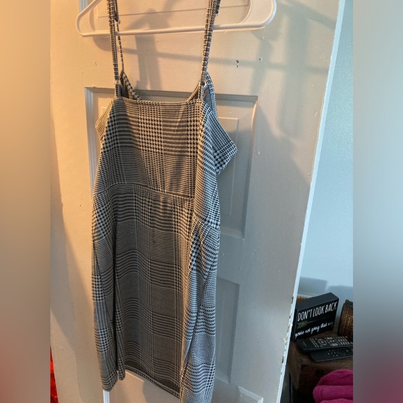 Summer Dress - Picture 2 of 8